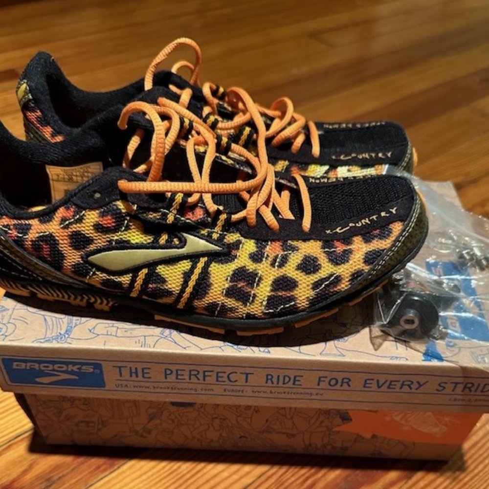 Brooks brand Mach 13 cross-country spikes. Unisex size 7 - Picture 1 of 2